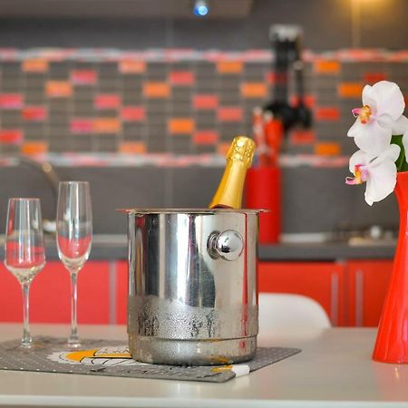 Bluebenalmadena 200Meters From The Beach With Jacuzzi And Rooftop Terrace (Adults Only) المظهر الخارجي الصورة